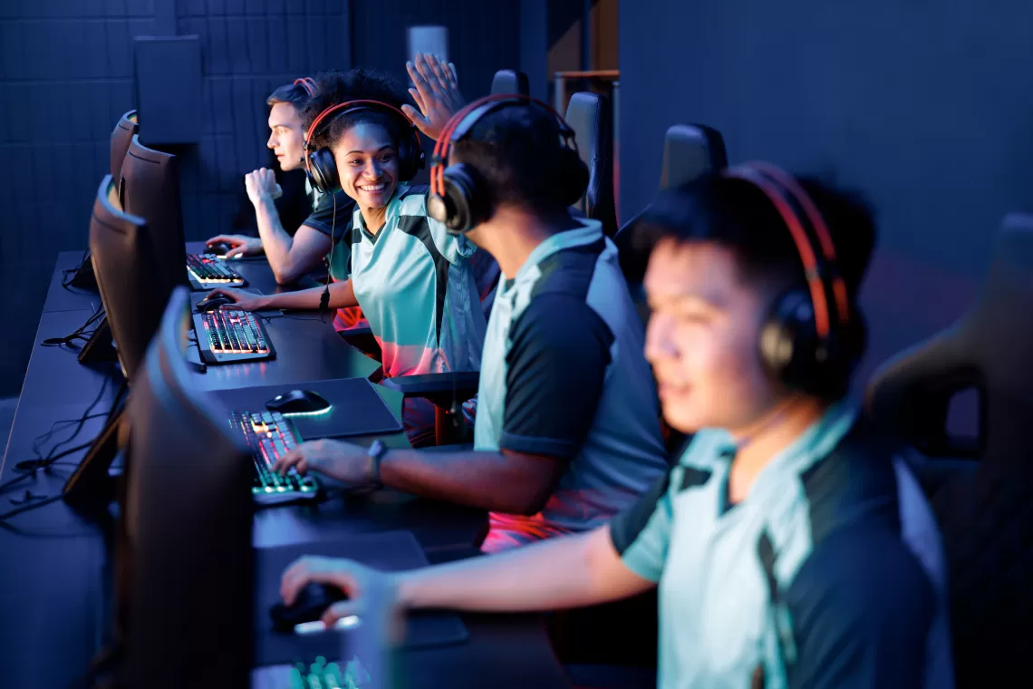 kids playing video games